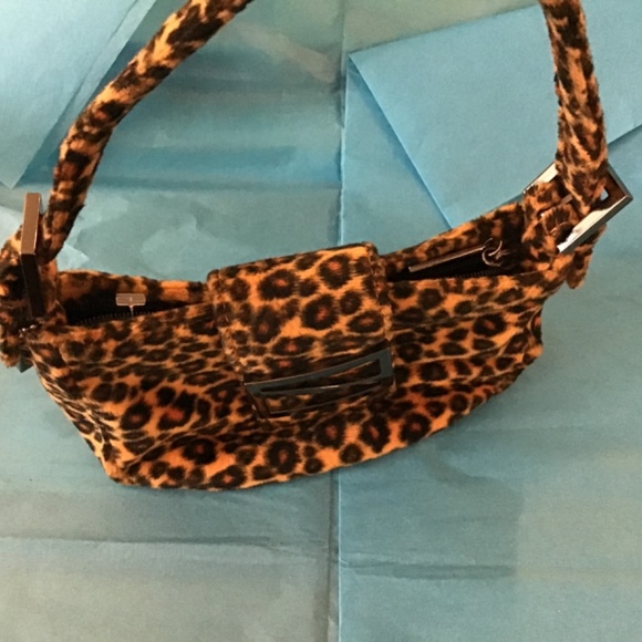 Jeanne Lottie Faux Leopard Tote - Picture 3 of 6